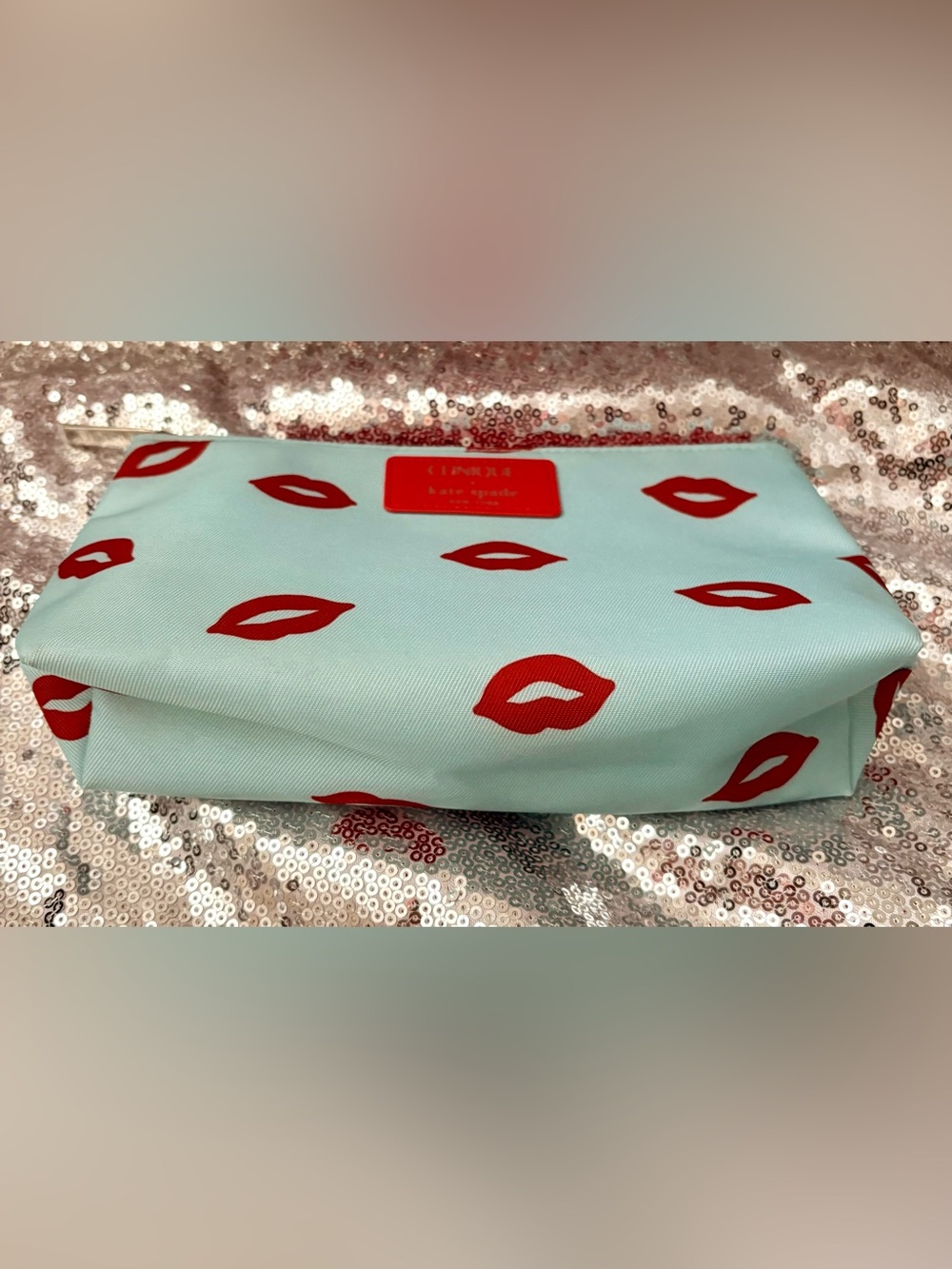NWT Kate Spade Lip Print Cosmetic Pouch in White & Red - Picture 2 of 5